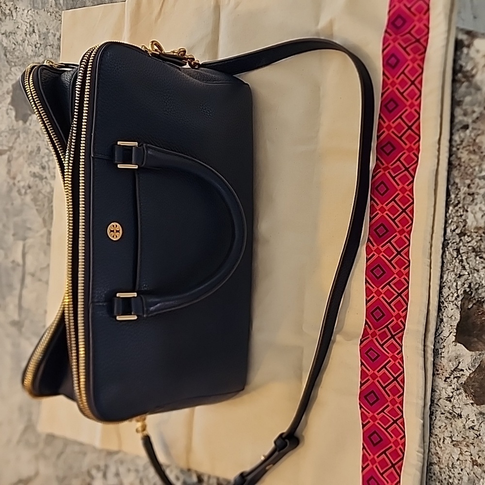 NEW Tory Burch Georgia Pebbled Double-Zip Satchel with removable should strap
